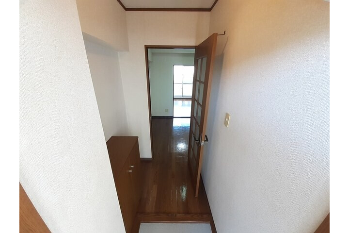 2DK Apartment, Japan — image 10