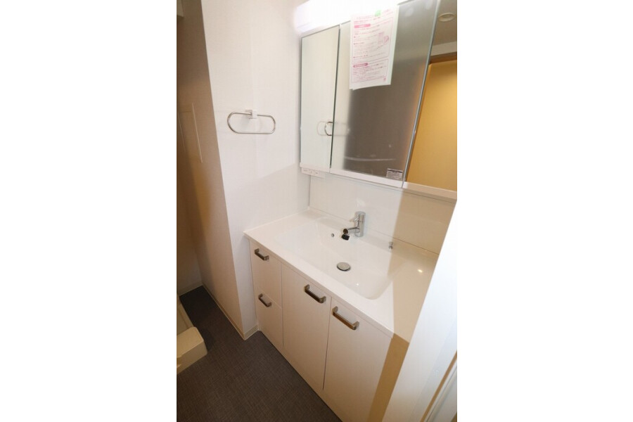 2LDK Apartment, Japan — image 7