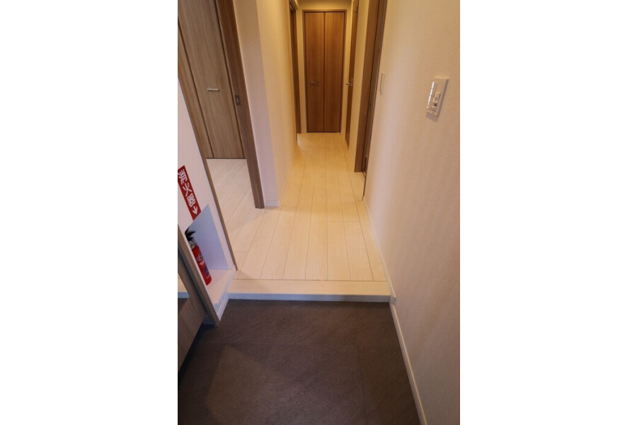 2LDK Apartment, Japan — image 10