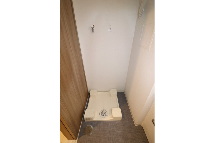 2LDK Apartment, Japan — image 13