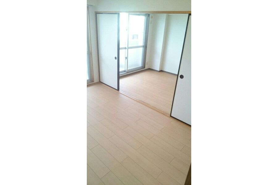 2LDK Apartment, Japan — image 2