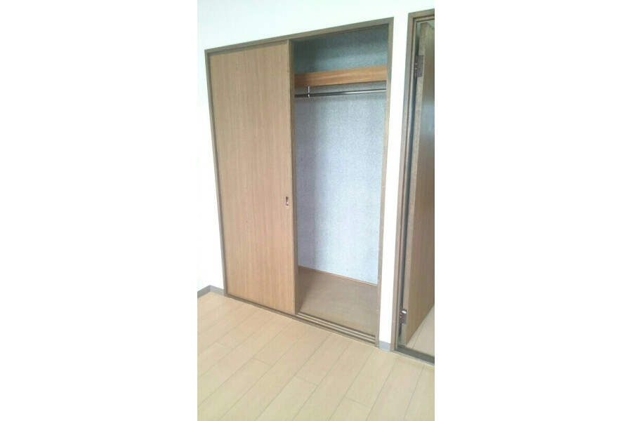 2LDK Apartment, Japan — image 3
