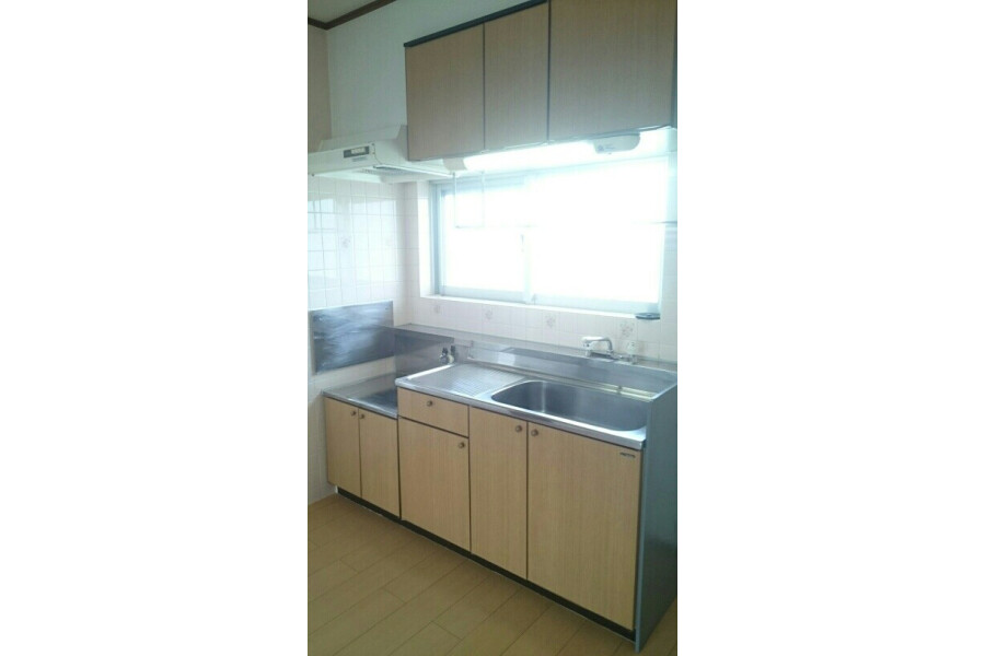 2LDK Apartment, Japan — image 6