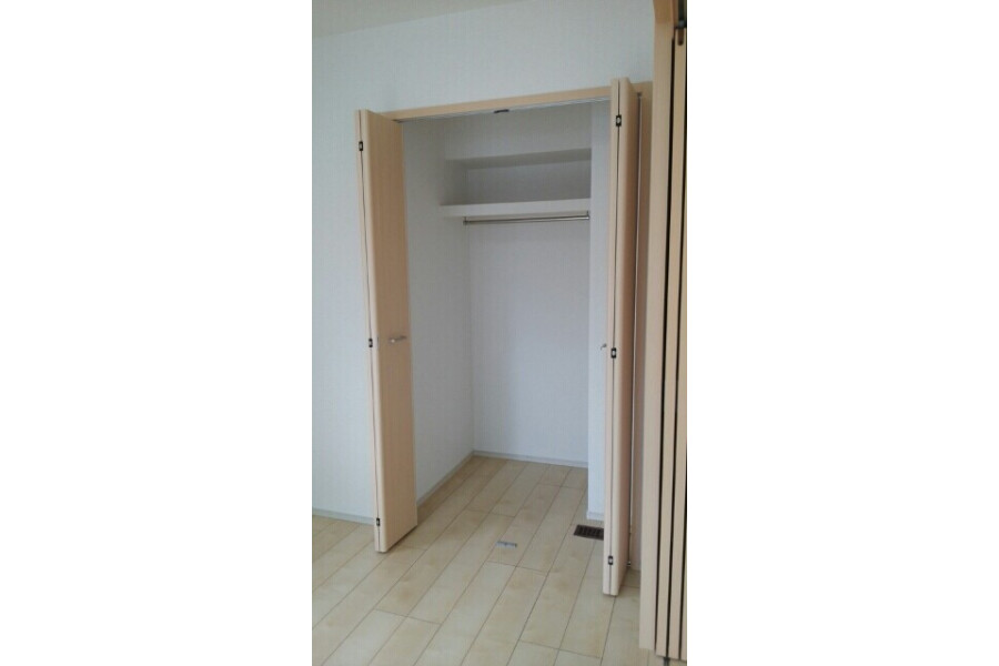 2LDK Apartment, Japan — image 3