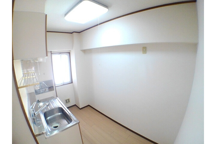 1LDK Apartment, Japan — image 8