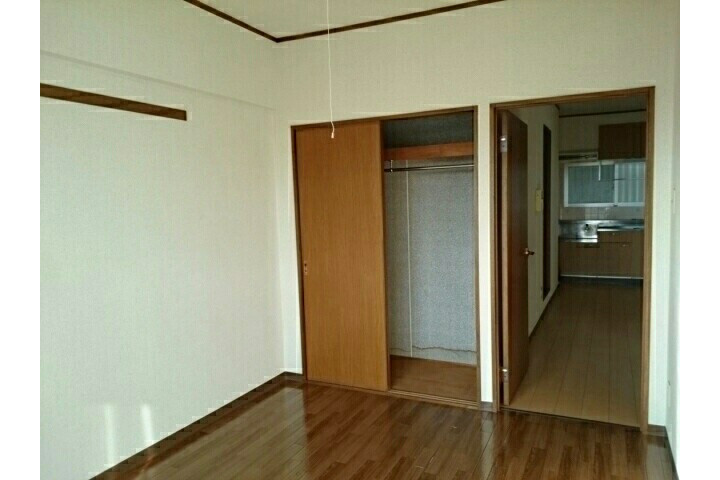 2LDK Apartment, Japan — image 3