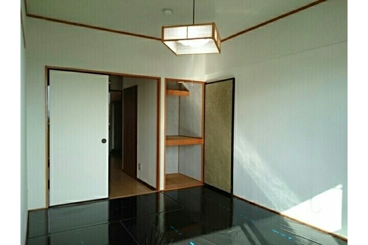2LDK Apartment, Japan — image 4