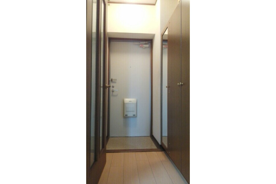 2LDK Apartment, Japan — image 11