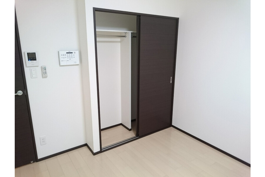 1K Apartment, Japan — image 5