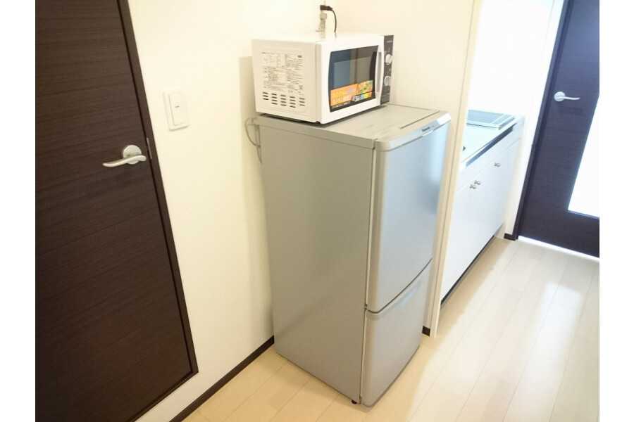1K Apartment, Japan — image 9