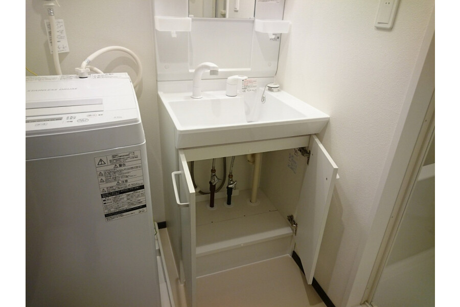 1K Apartment, Japan — image 11