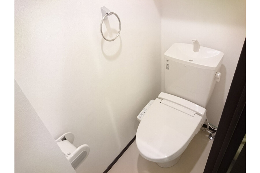 1K Apartment, Japan — image 13