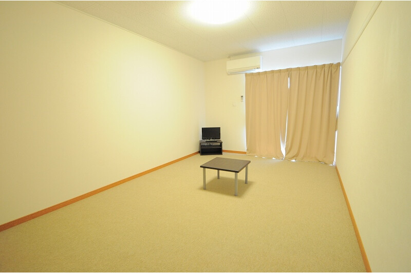 1K Apartment, Japan — image 3