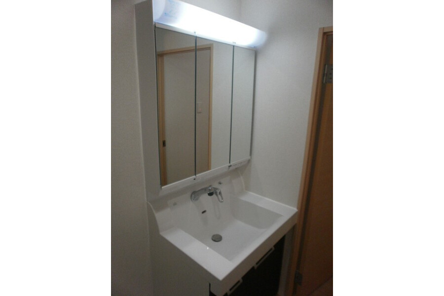 1LDK Apartment, Japan — image 7