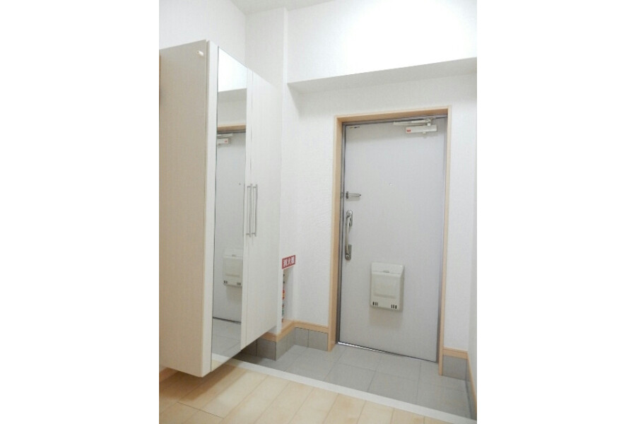1LDK Apartment, Japan — image 10