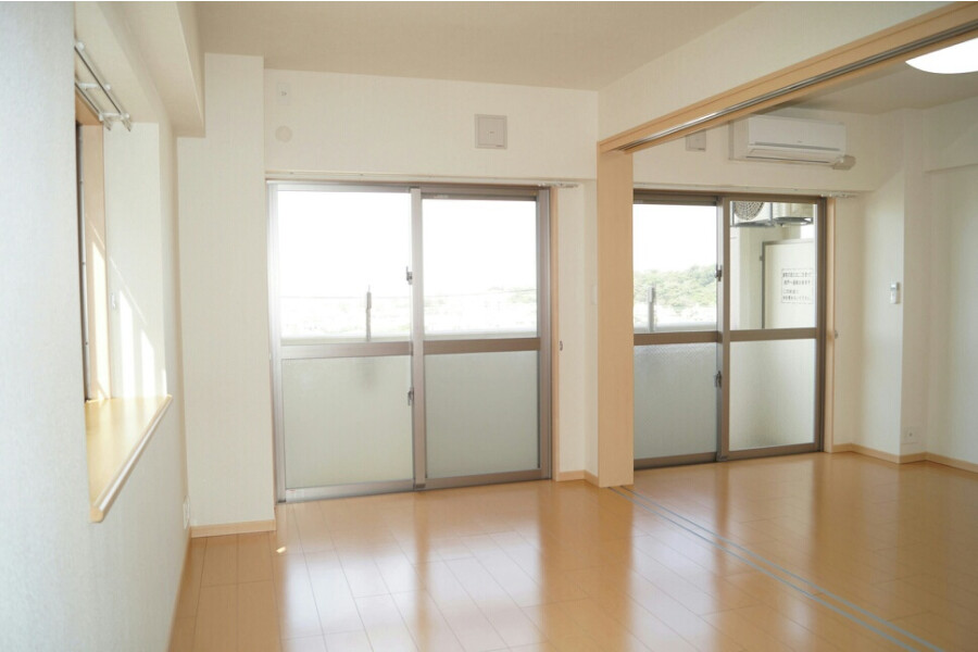 1LDK Apartment, Japan — image 2