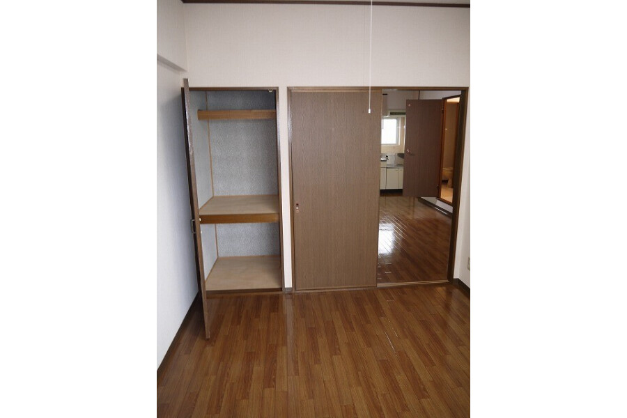 2LDK Apartment, Japan — image 2