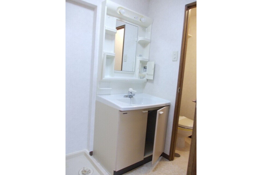2LDK Apartment, Japan — image 6