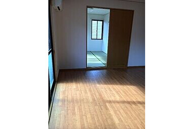 2LDK Apartment, Japan — image 3