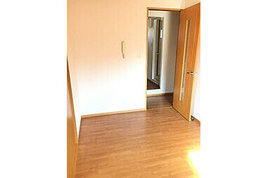2LDK Apartment, Japan — image 4