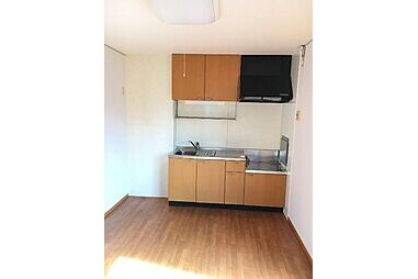 2LDK Apartment, Japan — image 8