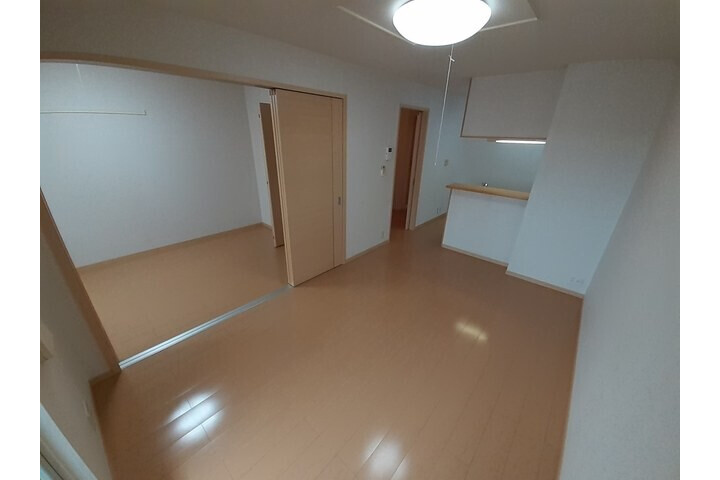 2LDK Apartment, Japan — image 2