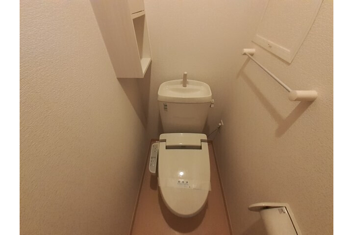 2LDK Apartment, Japan — image 8