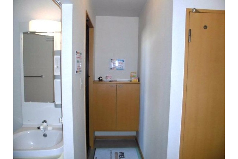 2DK Apartment, Japan — image 4
