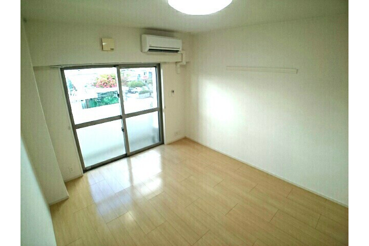 1K Apartment, Japan — image 2