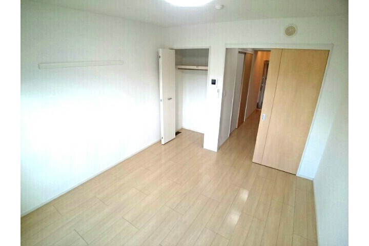 1K Apartment, Japan — image 3
