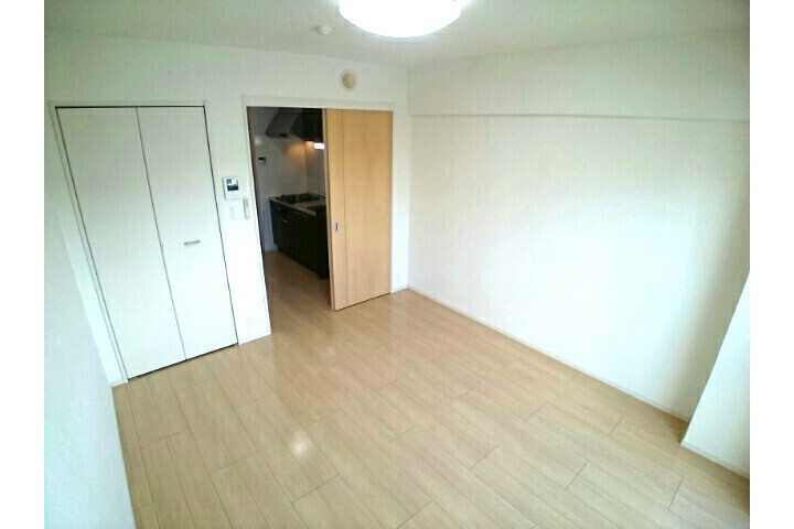 1K Apartment, Japan — image 4