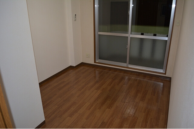 2DK Apartment, Japan — image 2