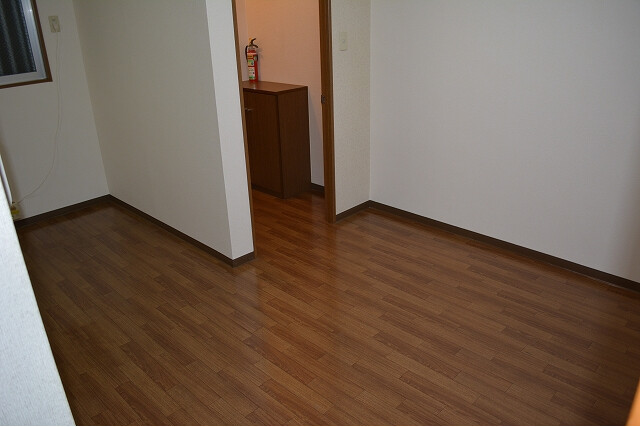 2DK Apartment, Japan — image 3