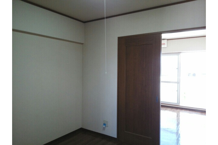 2DK Apartment, Japan — image 5