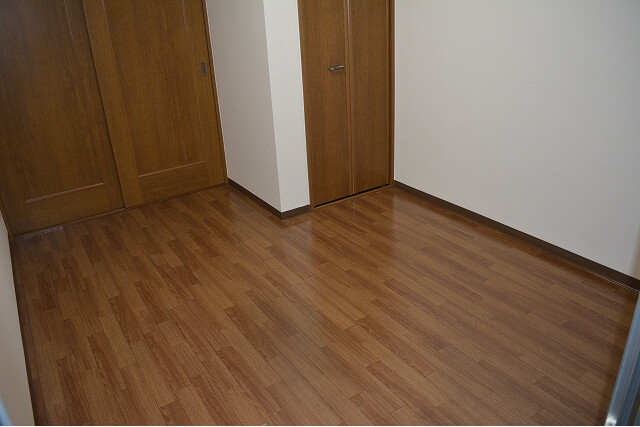 2DK Apartment, Japan — image 7
