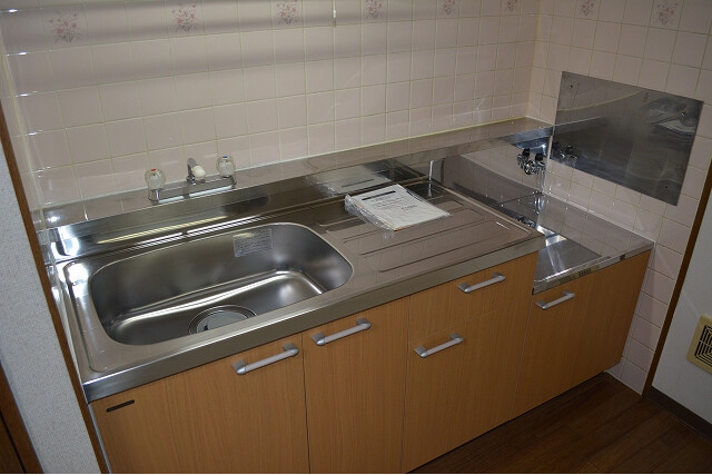 2DK Apartment, Japan — image 9