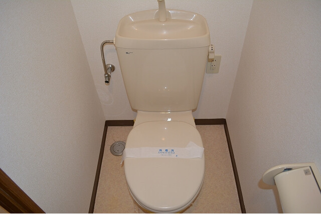 2DK Apartment, Japan — image 12