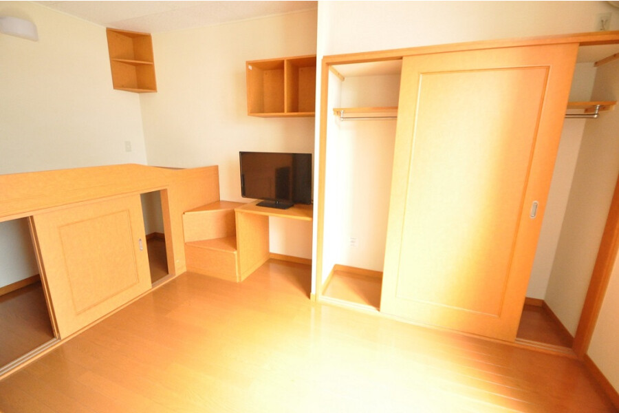 1K Apartment, Japan — image 4