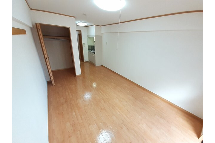 1R Apartment, Japan — image 2