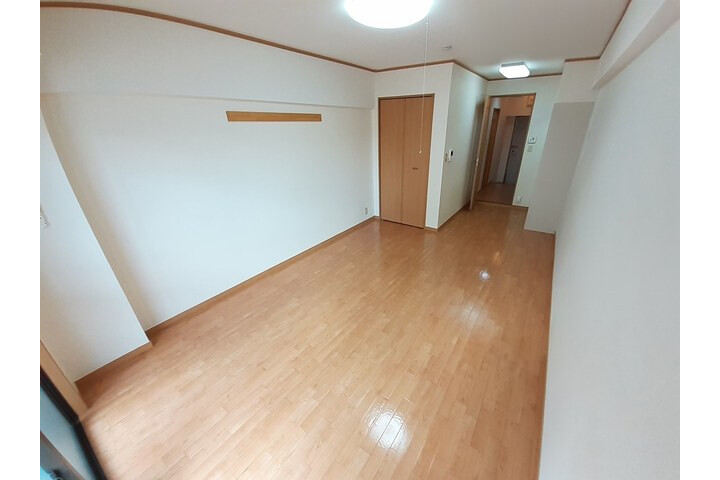 1R Apartment, Japan — image 3