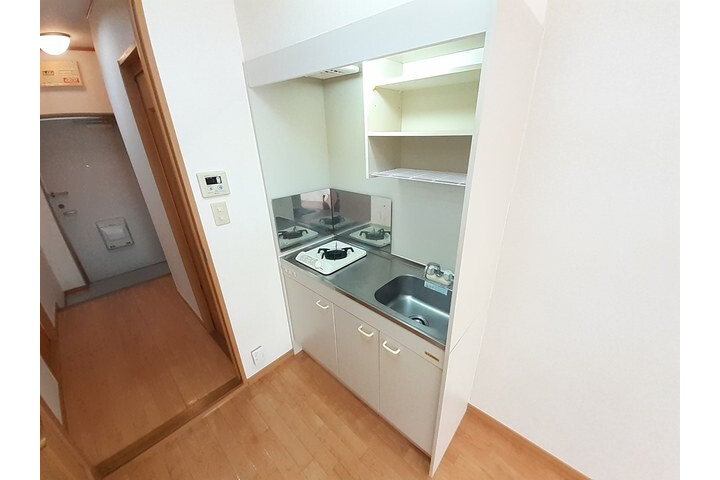 1R Apartment, Japan — image 6