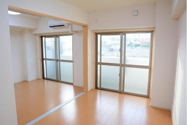 2LDK Apartment, Japan — image 2