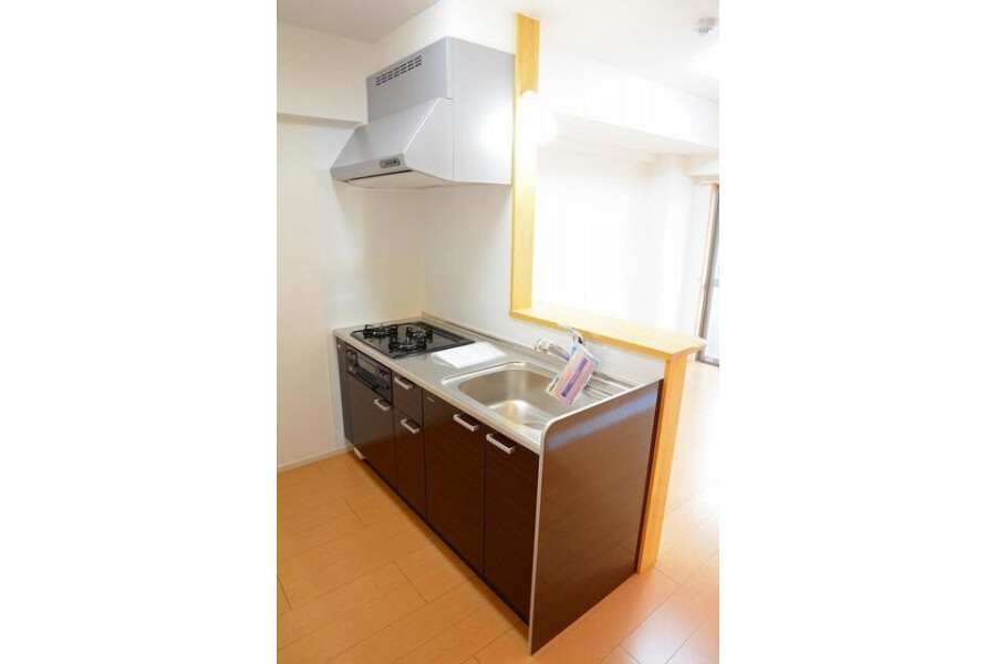 2LDK Apartment, Japan — image 7