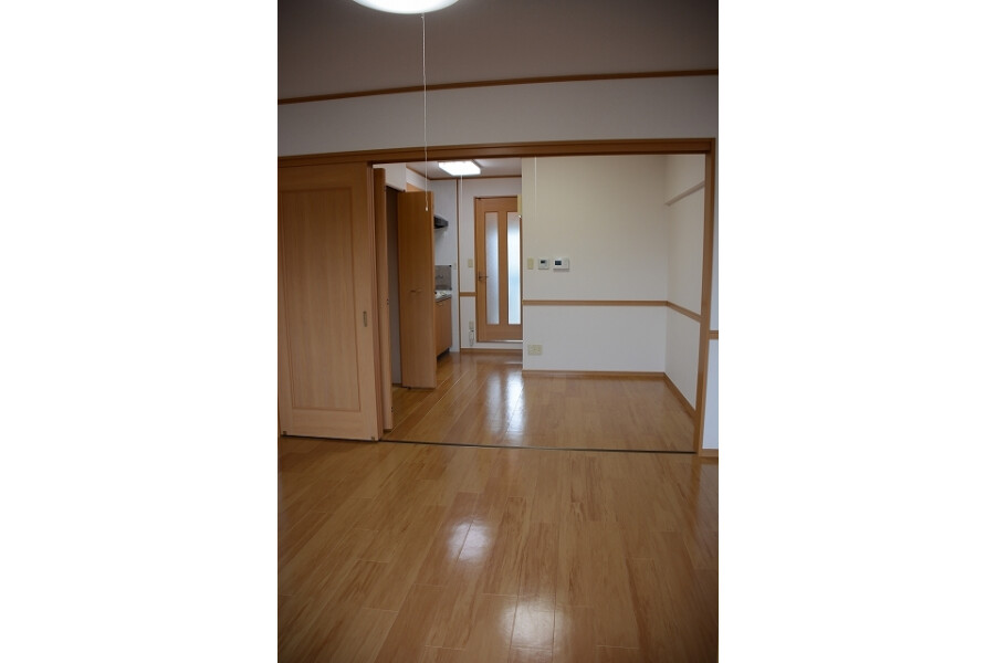 1DK Apartment, Japan — image 2