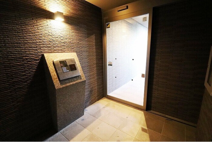 2LDK Apartment, Japan — image 12