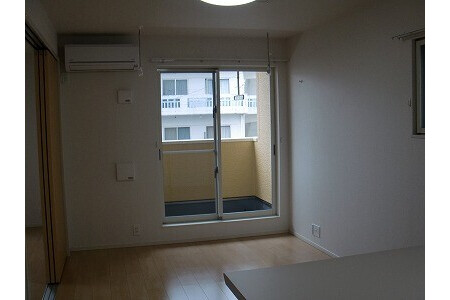 2LDK Apartment, Japan — image 3