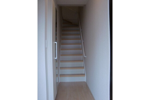 2LDK Apartment, Japan — image 8