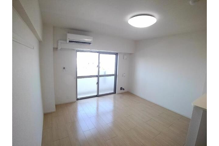 1R Apartment, Japan — image 2