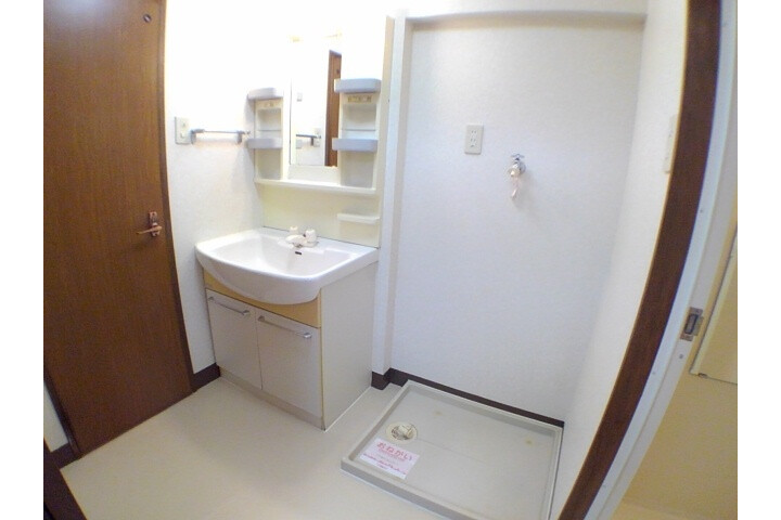 2LDK Apartment, Japan — image 7