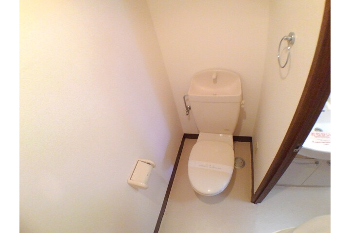 2LDK Apartment, Japan — image 8